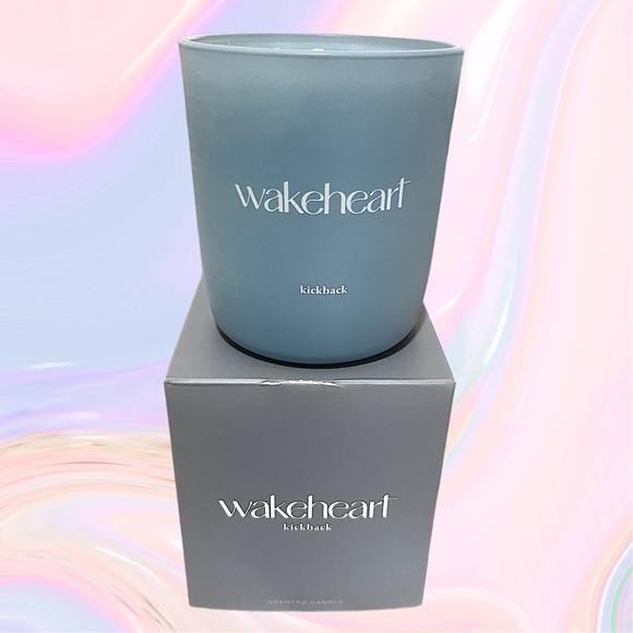 Wakeheart Kickback Scented Candle Lavender Ocean Driftwood Fresh Linen 8 Oz - Picture 3 of 11